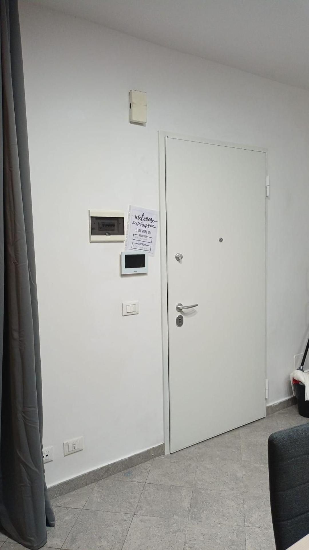 Casa N 2 Con Parcheggio Privato E Colonnina Ricarica Lägenhet Livorno Exteriör bild