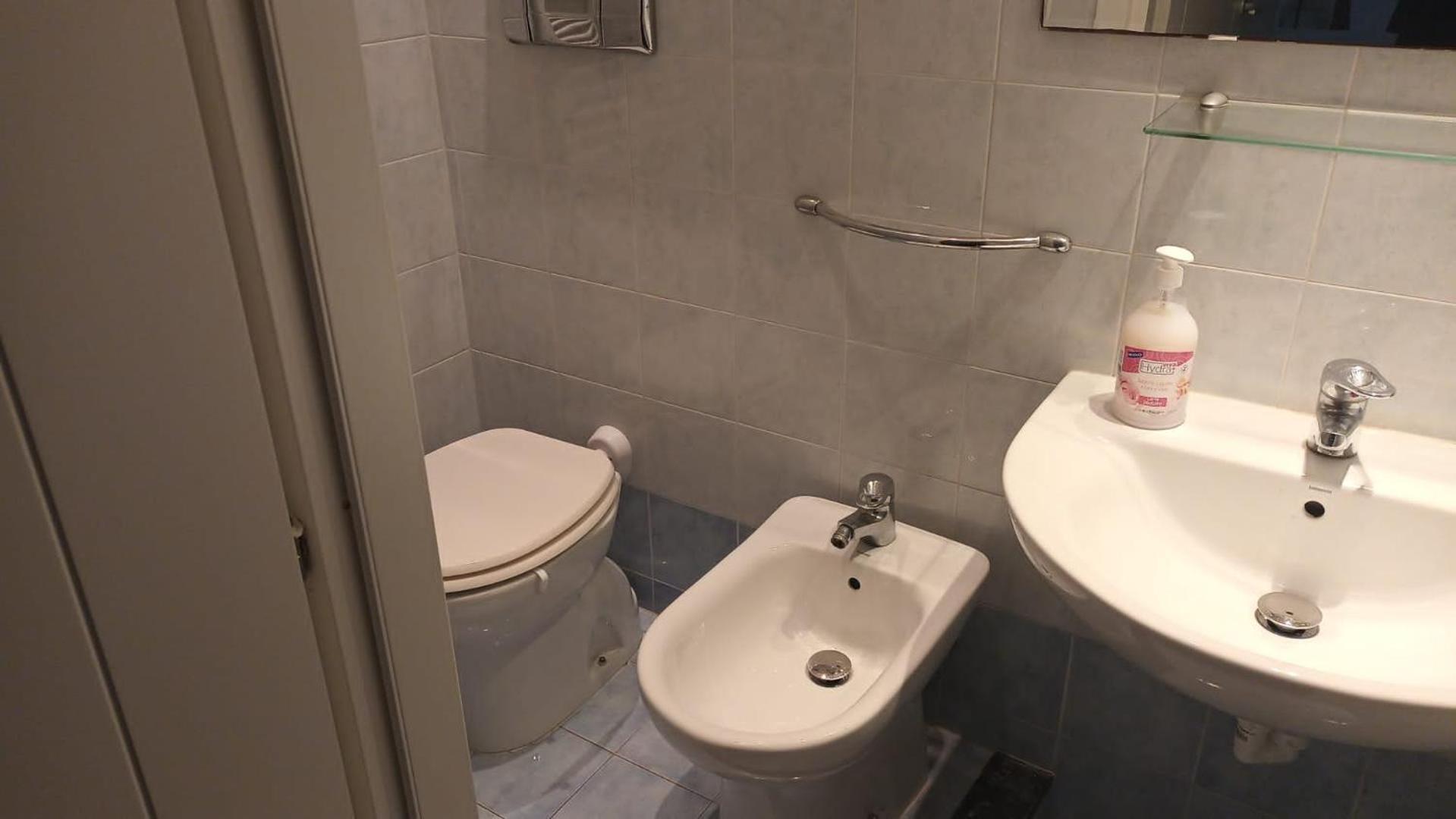 Casa N 2 Con Parcheggio Privato E Colonnina Ricarica Lägenhet Livorno Exteriör bild