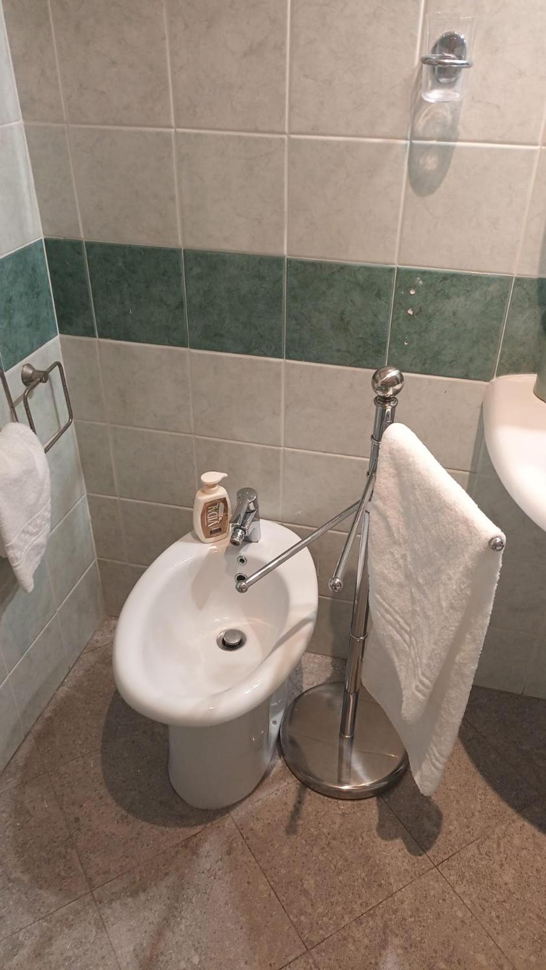 Casa N 2 Con Parcheggio Privato E Colonnina Ricarica Lägenhet Livorno Exteriör bild