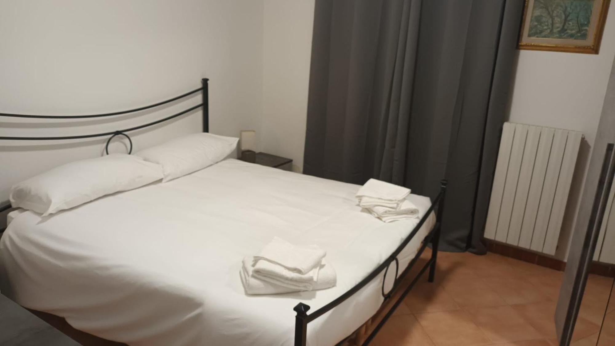 Casa N 2 Con Parcheggio Privato E Colonnina Ricarica Lägenhet Livorno Exteriör bild